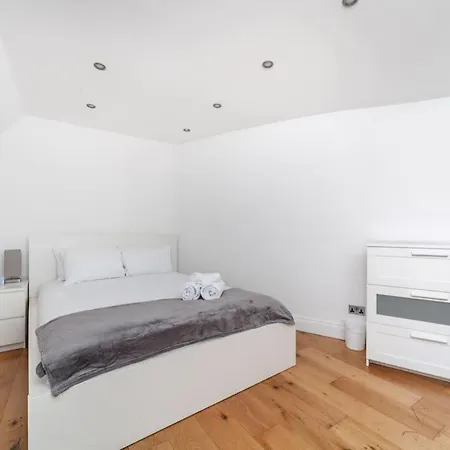 Spacious Retreat 2-Bed In Popular Camden Town London Exterior photo