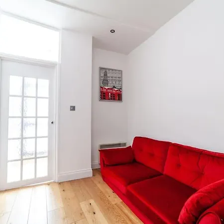 Spacious Retreat 2-Bed In Popular Camden Town London Exterior photo