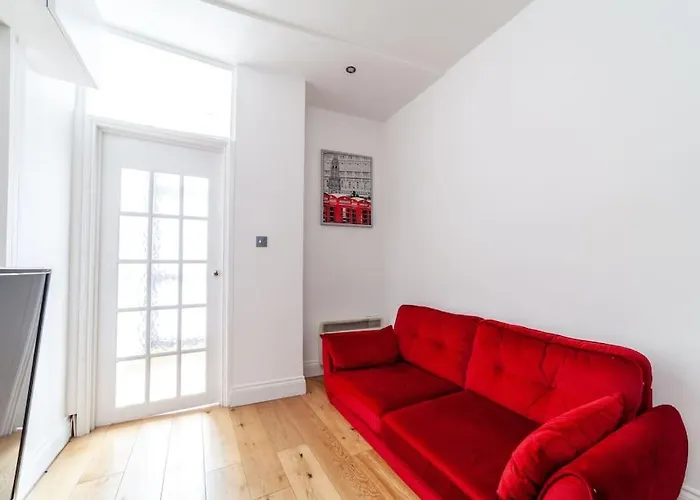 Spacious Retreat 2-Bed In Popular Camden Town